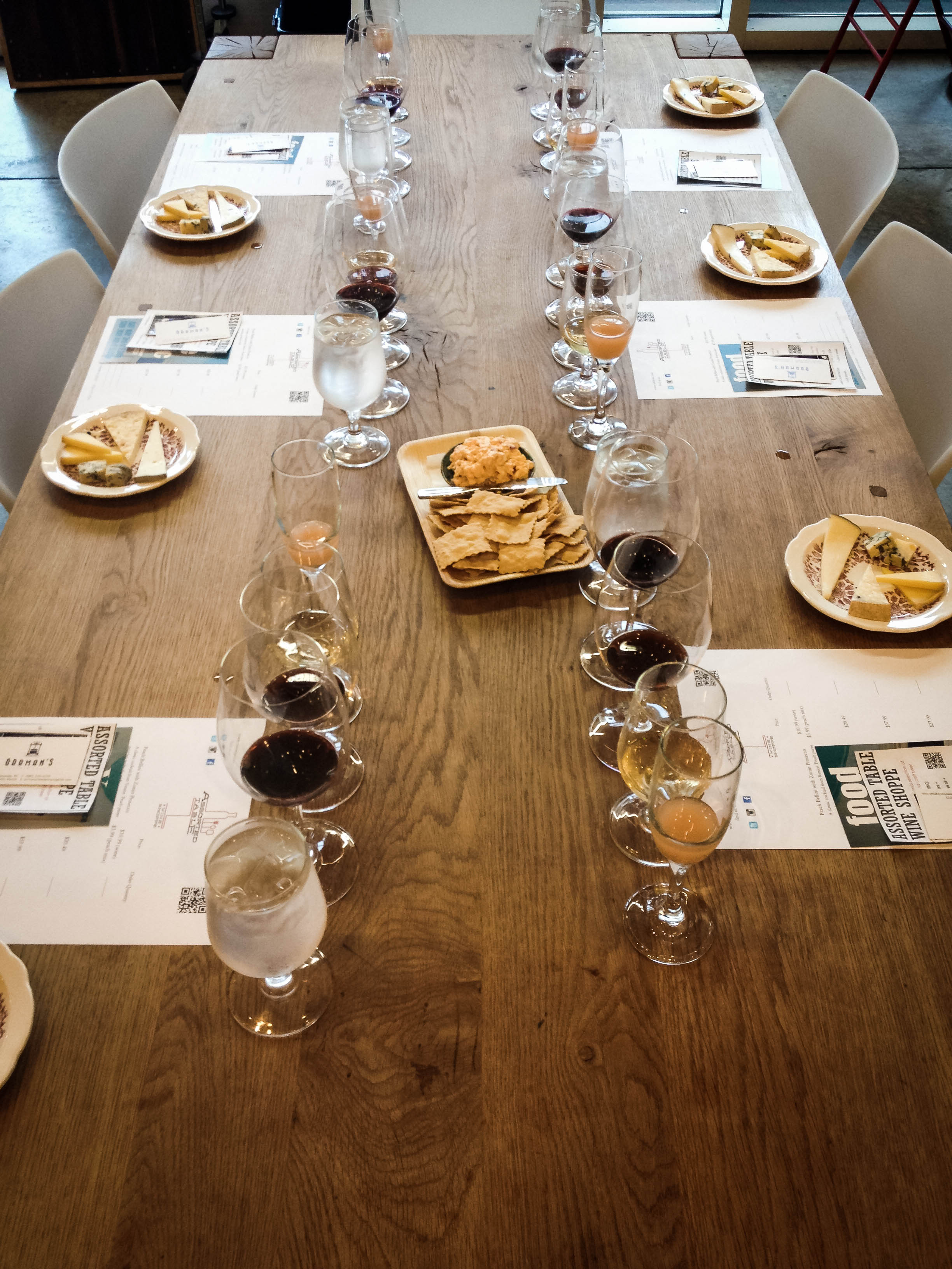 photo 1 Assorted Table